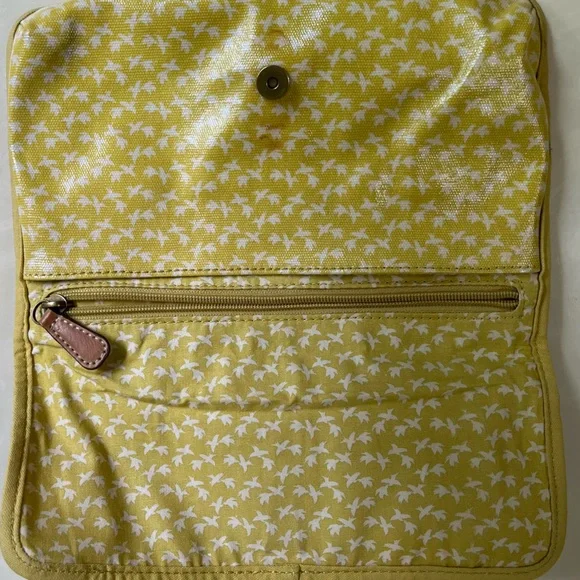 Fossil Crossbody purse yellow birds and trees - Picture 4 of 10
